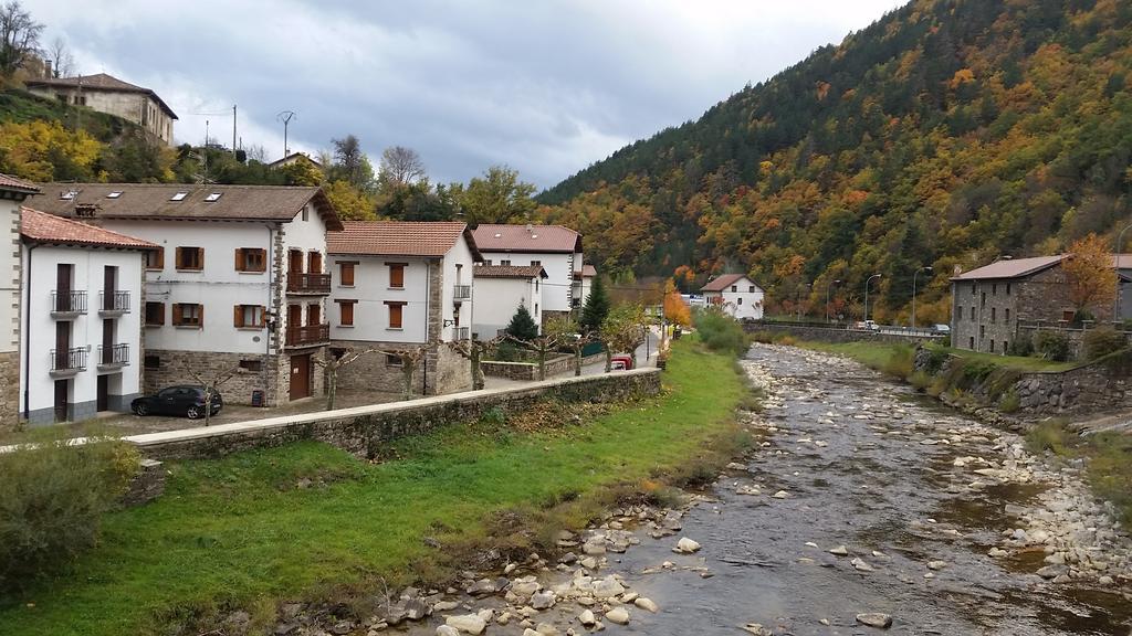 Albergue Armaia Artepea Urzainqui Esterno foto
